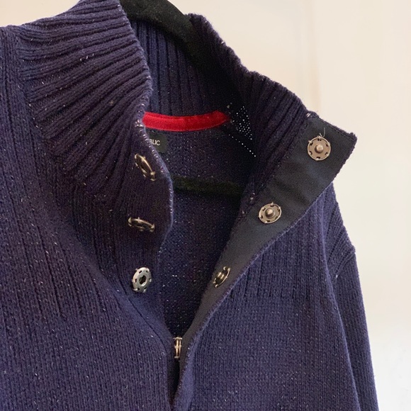 Banana Republic Navy Three Button Sweater XL - Picture 8 of 8